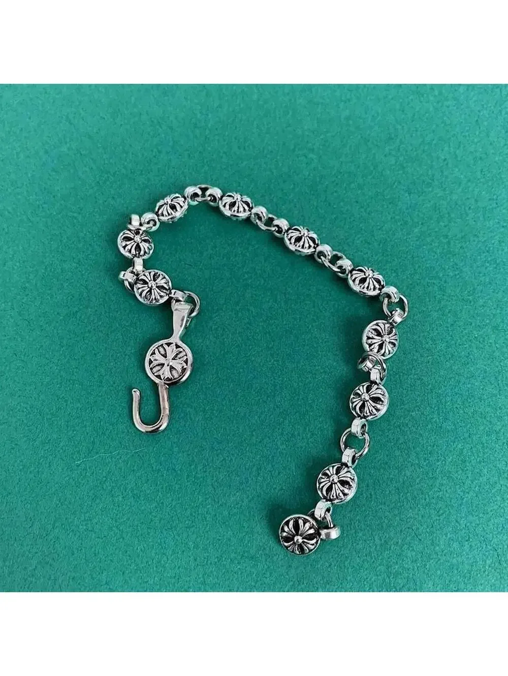 Y2k Vintage style gothic cross pendant silver bracelet. Cool design. Nice